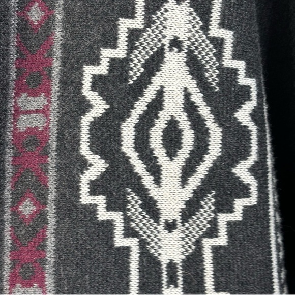 Tyler Boe Bohemian Aztec Pattern Open Front Cardigan with Fringe Size Small NEW - Picture 10 of 16